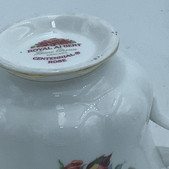 Vintage 1967 Royal Albert England Centennial Rose Bone China Teacup and Saucer - Picture 12 of 12